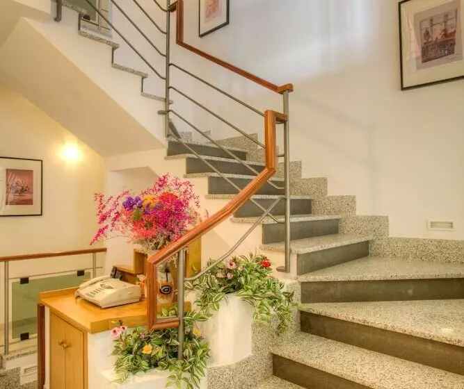 تختخواب و صبحانه Albergo Villa Lucia