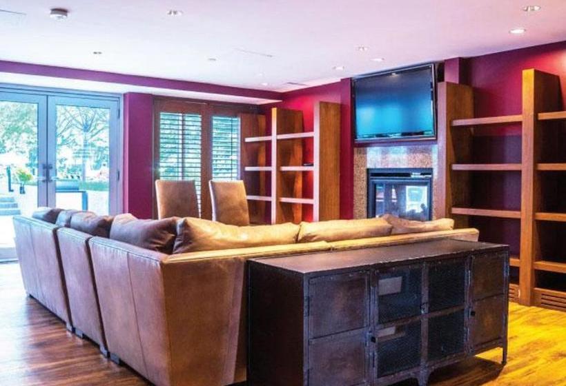 Global Luxury Suites Fenway