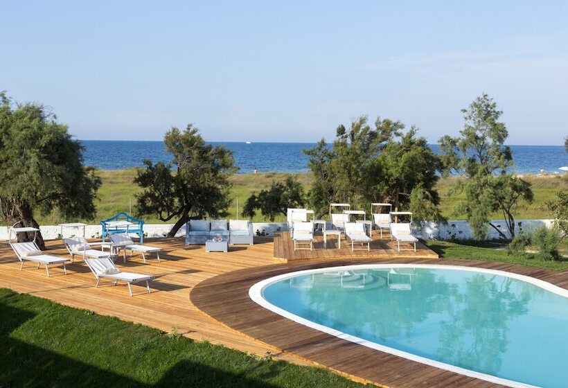 مسافرخانه Spiaggiabella Resort