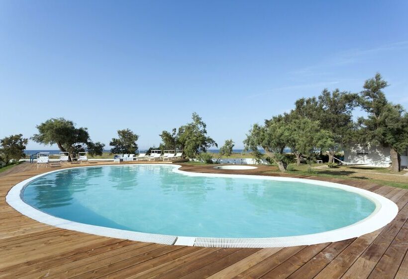 مسافرخانه Spiaggiabella Resort