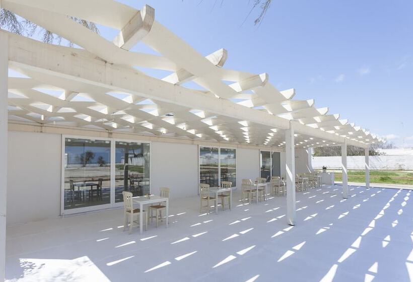 مسافرخانه Spiaggiabella Resort