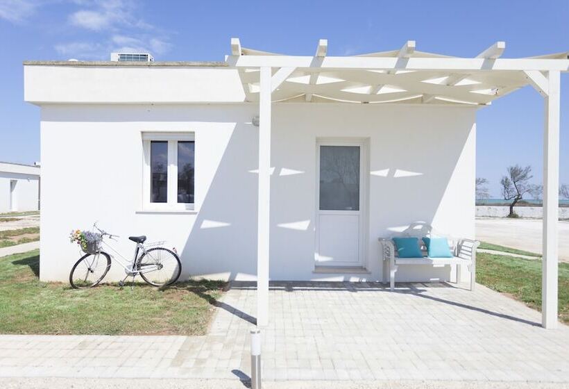 مسافرخانه Spiaggiabella Resort