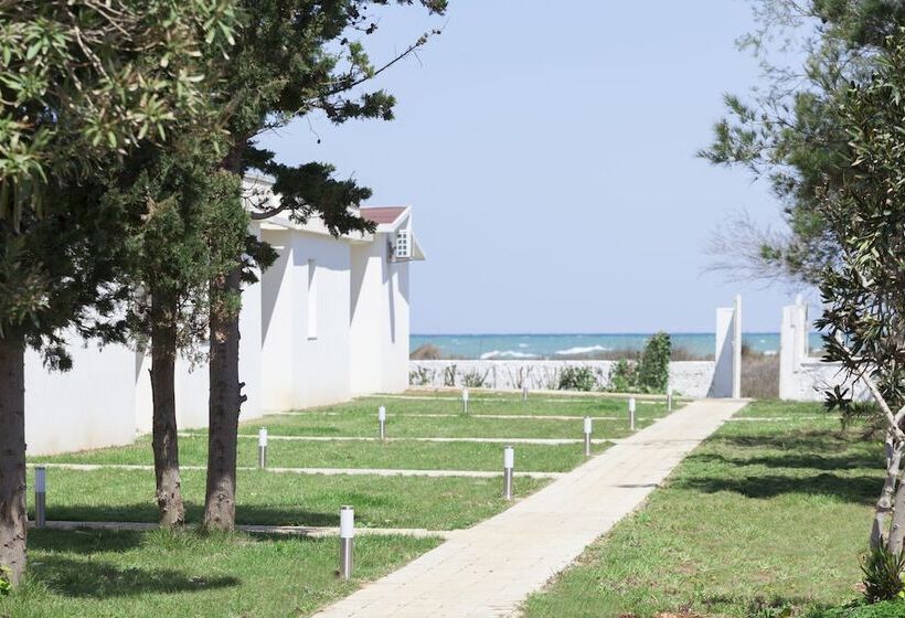 مسافرخانه Spiaggiabella Resort