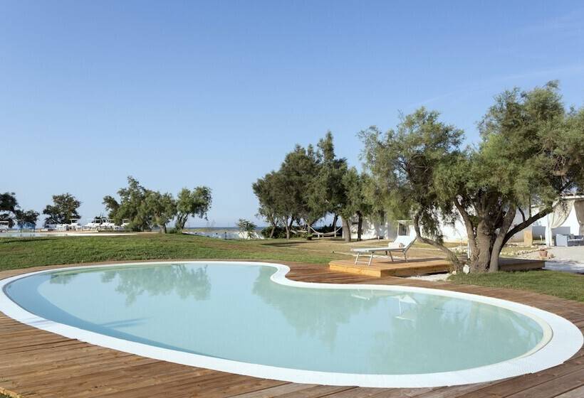 مسافرخانه Spiaggiabella Resort