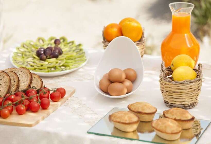 مسافرخانه Spiaggiabella Resort