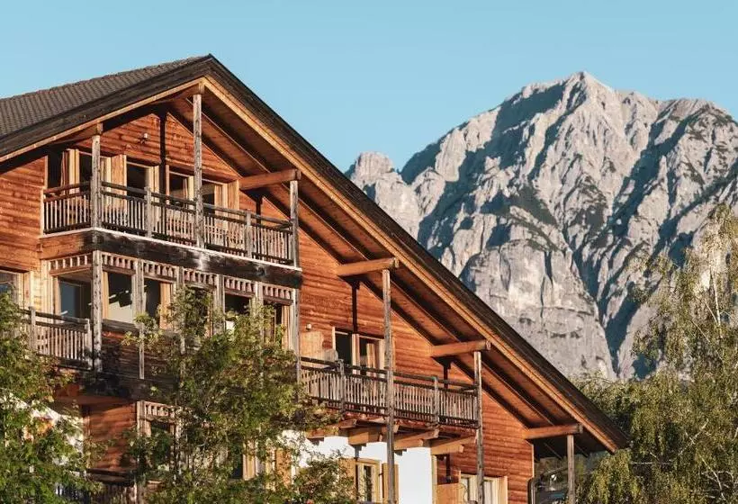 Berghotel Majarei