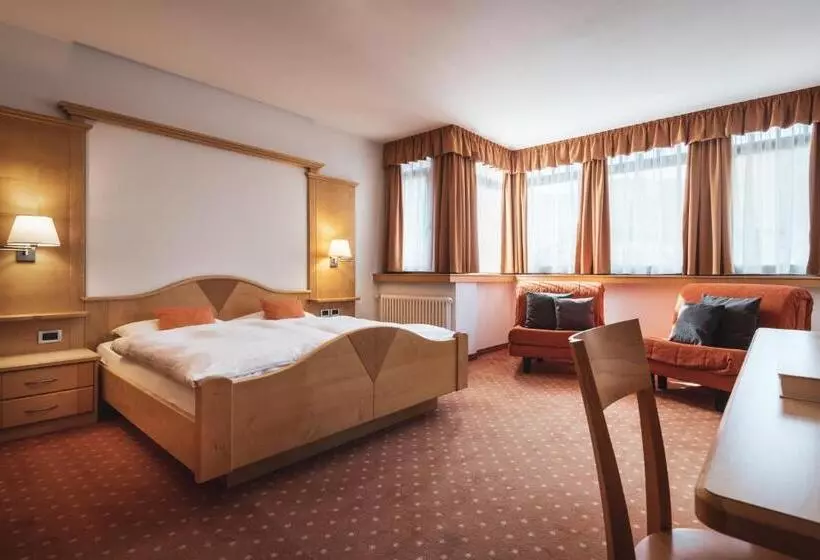 Berghotel Majarei