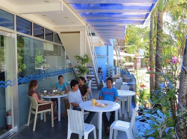 בית מלון כפרי Alon Travelers Lodge