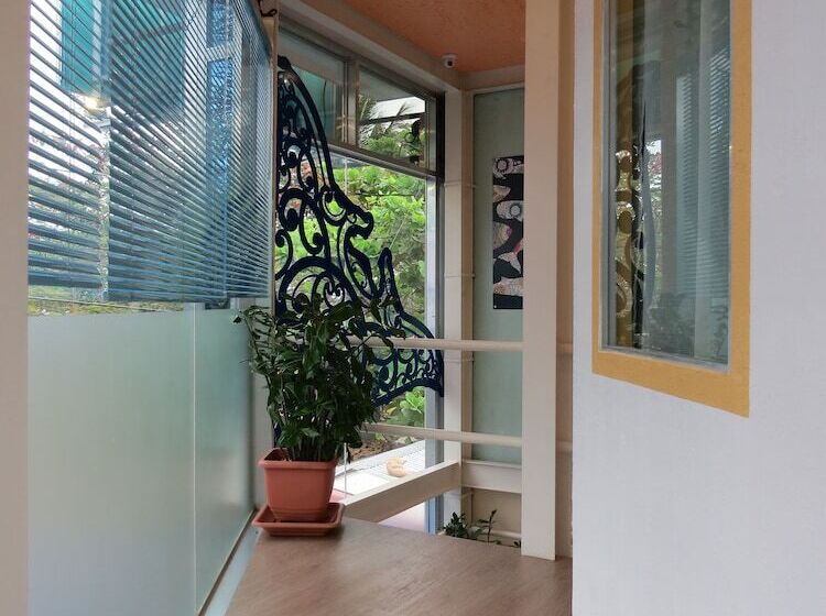 בית מלון כפרי Alon Travelers Lodge