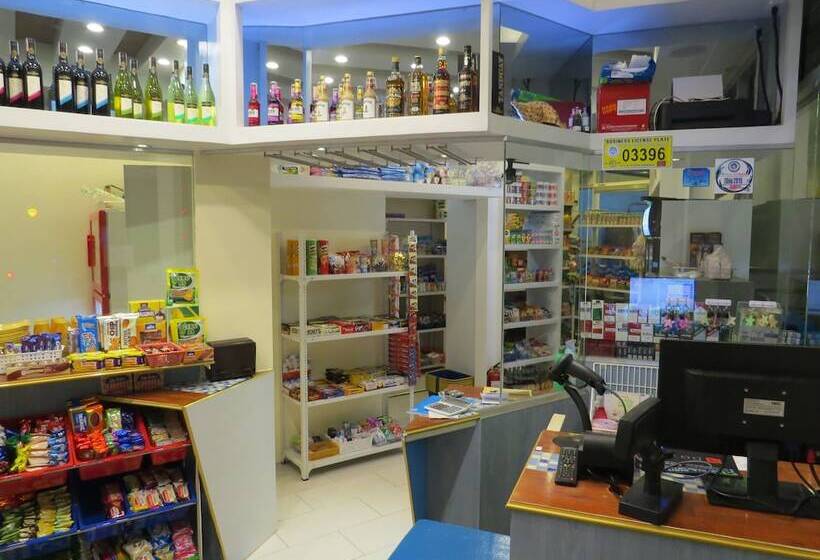 בית מלון כפרי Alon Travelers Lodge