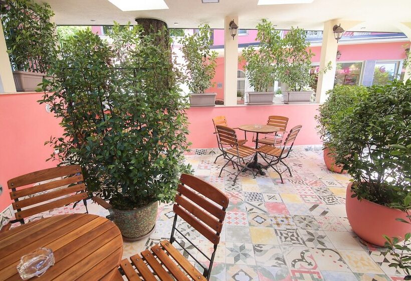 Boutique Hotel Asteria