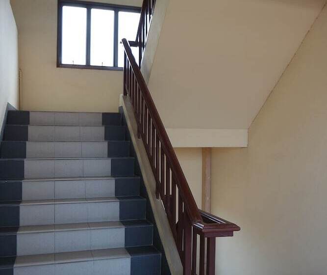 בית מלון כפרי New Nikom Court