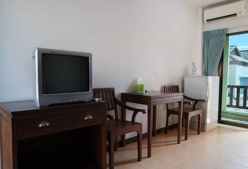 בית מלון כפרי New Nikom Court