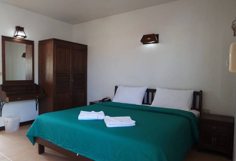 בית מלון כפרי New Nikom Court