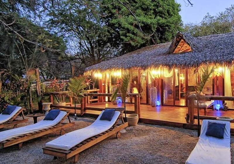 فندق Ocho Artisan Bungalows