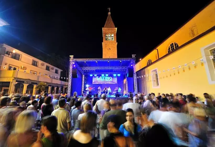 Hotelli Rivalmare Boutique