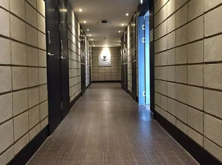 Mozzi Hostel