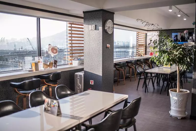 Mozzi Hostel