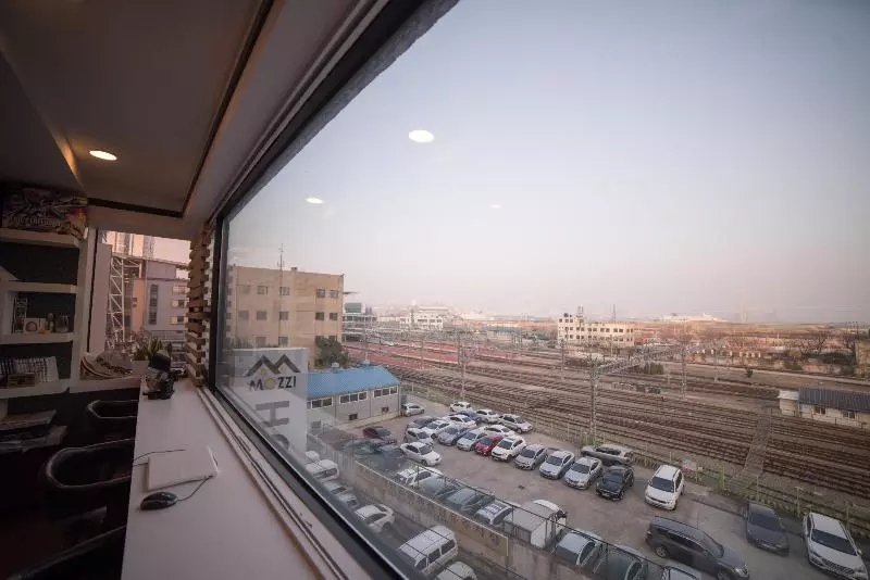 Mozzi Hostel