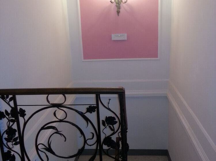 پانسیون Little Garden Donatello