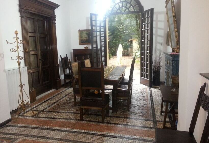 پانسیون Little Garden Donatello