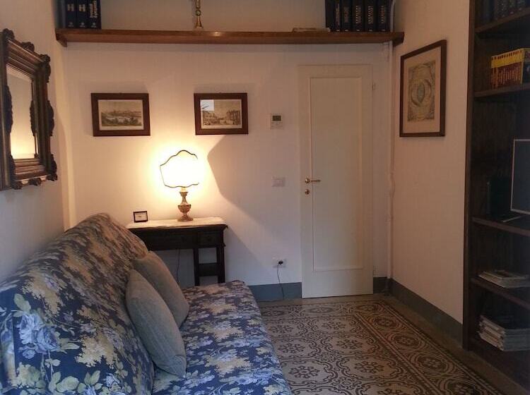 پانسیون Little Garden Donatello