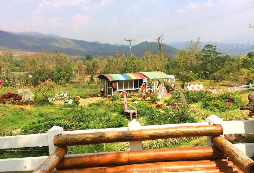 پانسیون Montri Garden House