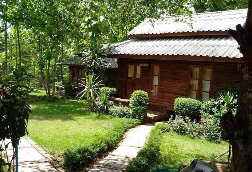 پانسیون Montri Garden House