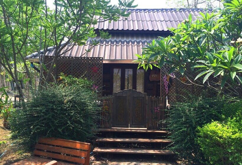 پانسیون Montri Garden House