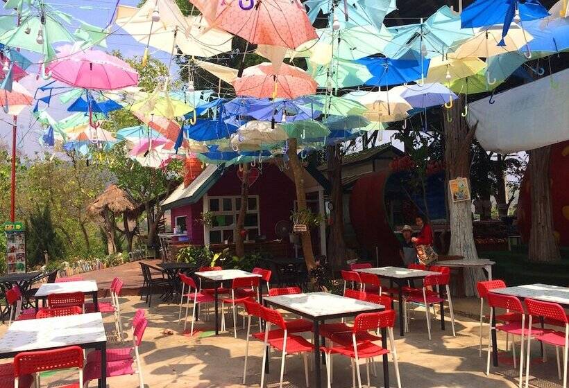 پانسیون Montri Garden House