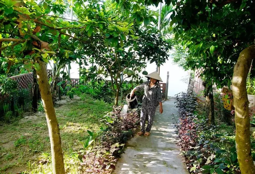 پانسیون Thu Bon Riverside Homestay