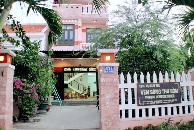 پانسیون Thu Bon Riverside Homestay