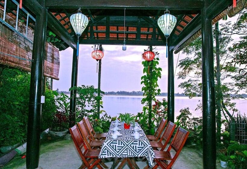 پانسیون Thu Bon Riverside Homestay