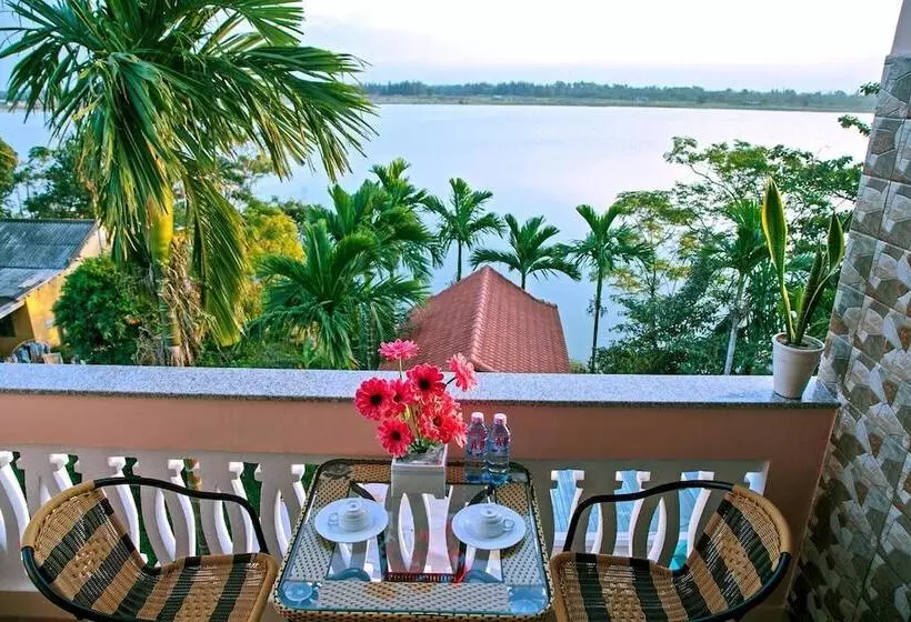 پانسیون Thu Bon Riverside Homestay