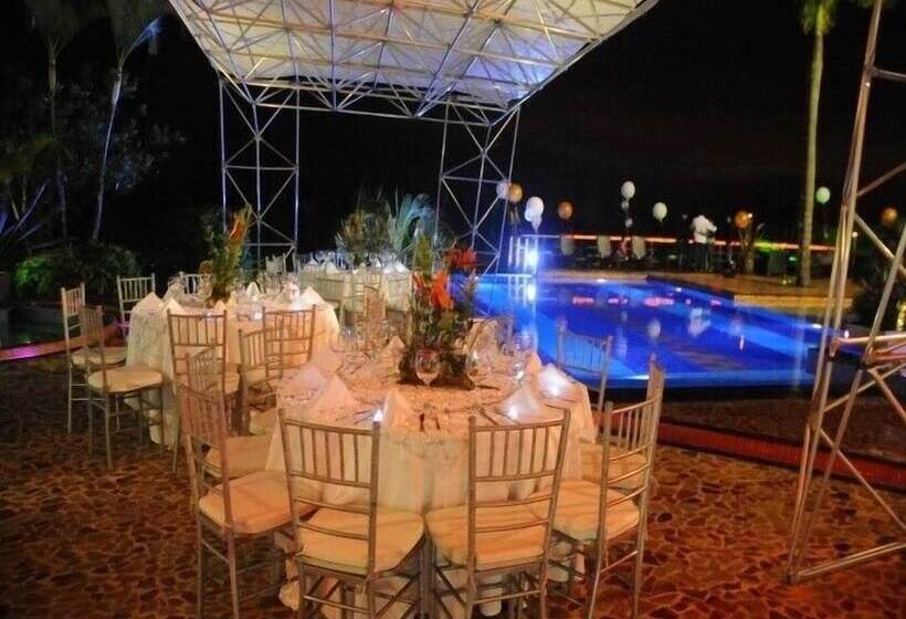 Santo Bambu Hotel Campestre