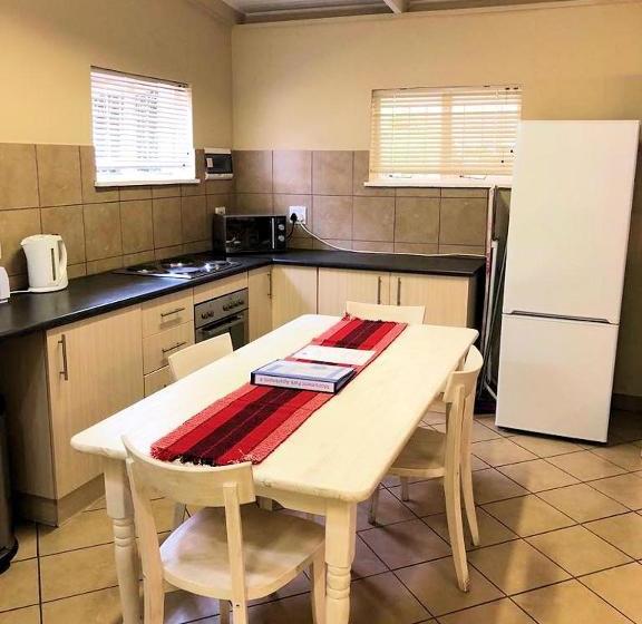 Stay2live Monument Park