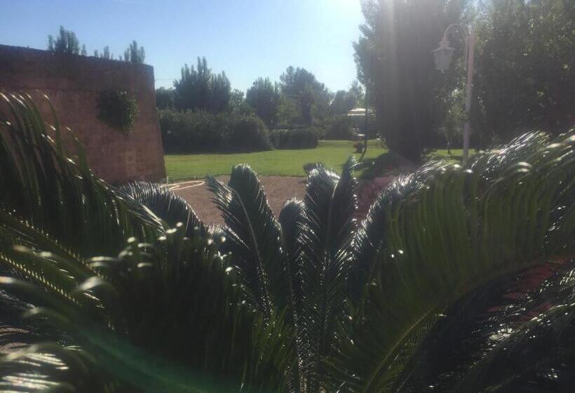 住宿加早餐  Tenuta Monaci La Murra