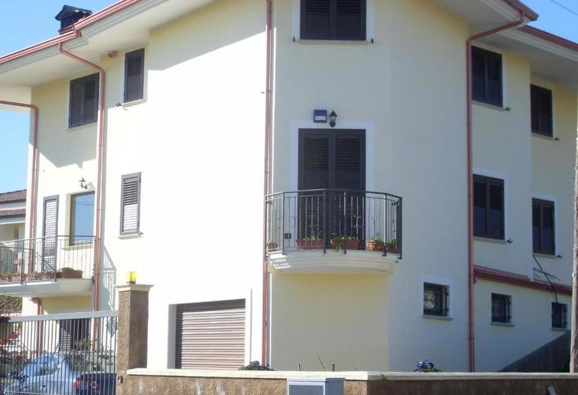 مبيت وإفطار Yellow House