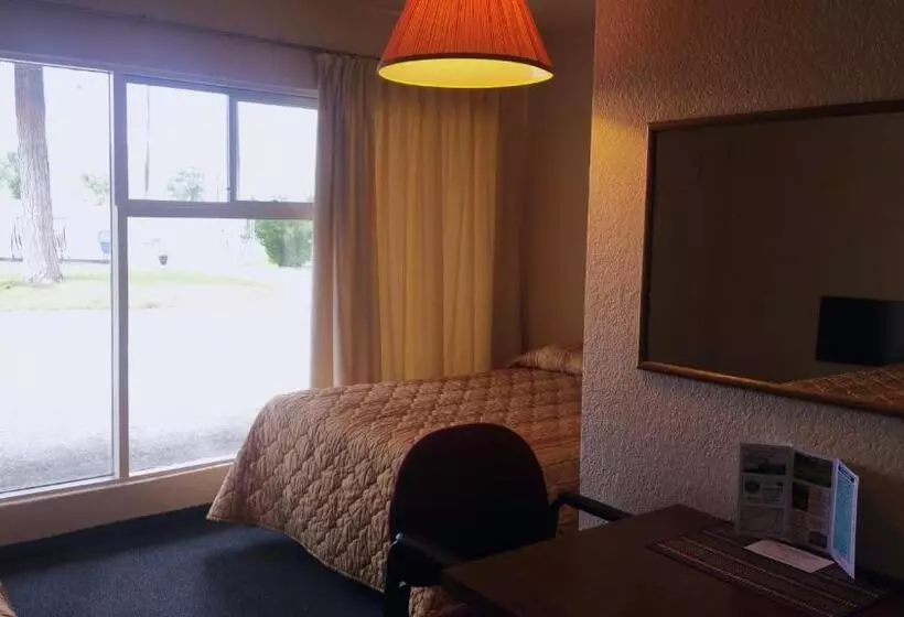 Evergreen Motel