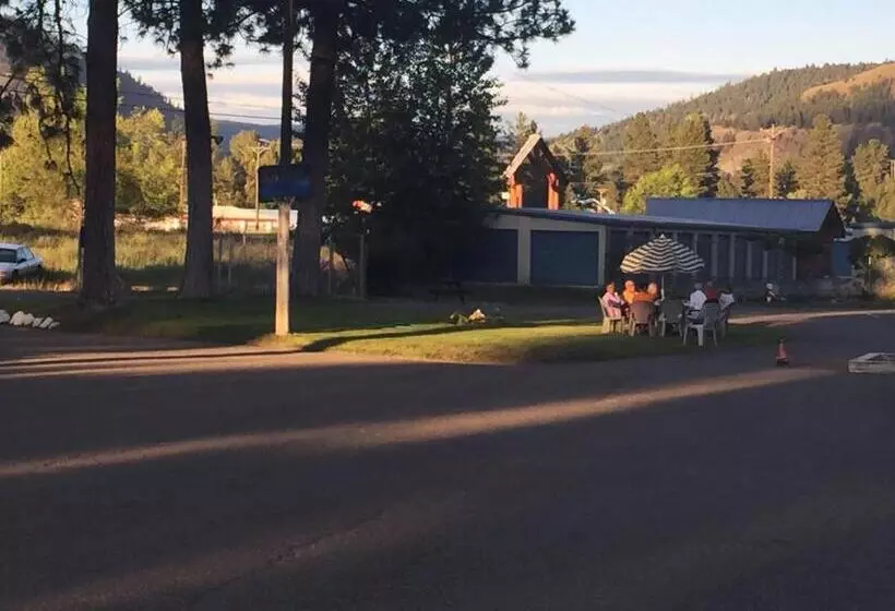Evergreen Motel