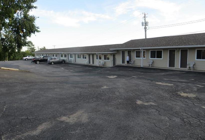 Fundy Line Motel