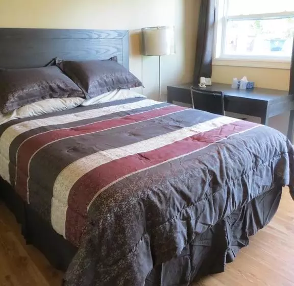 Fundy Line Motel
