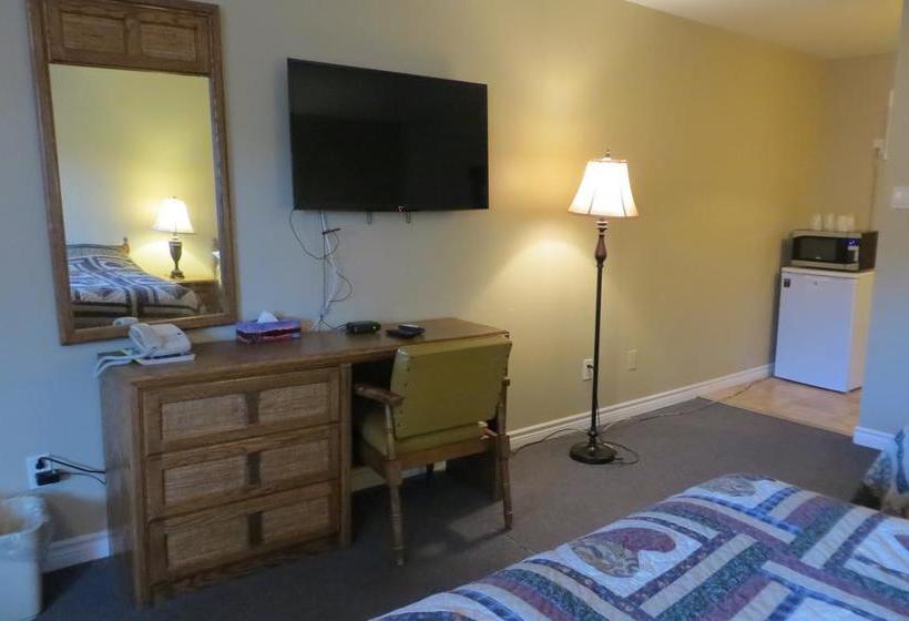 Fundy Line Motel