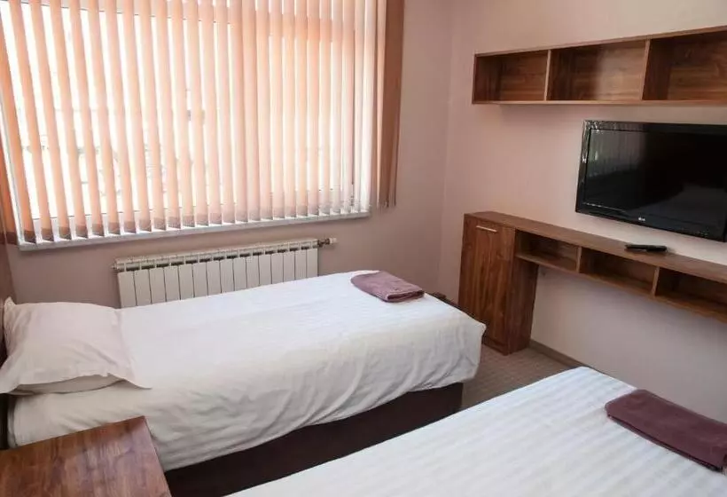 Hostel Izida 2