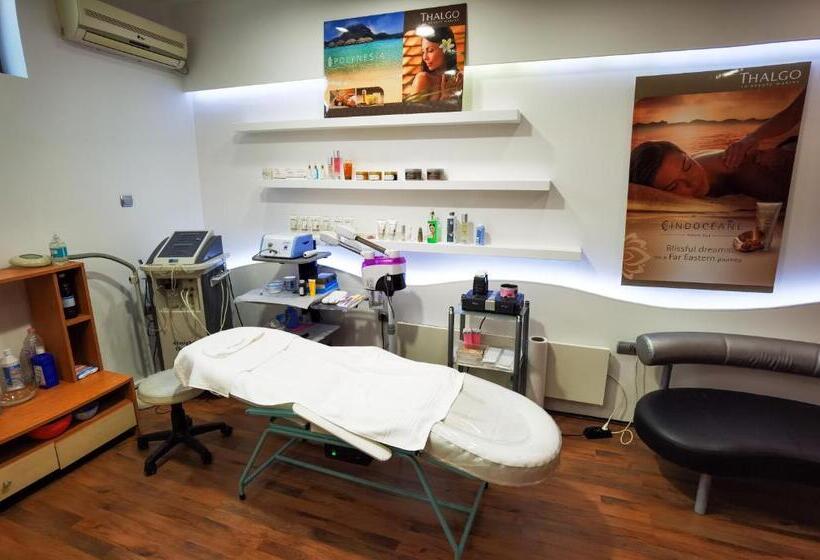 בית מלון כפרי Acktion