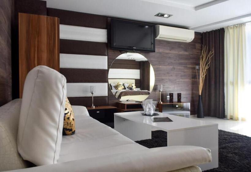 בית מלון כפרי Acktion