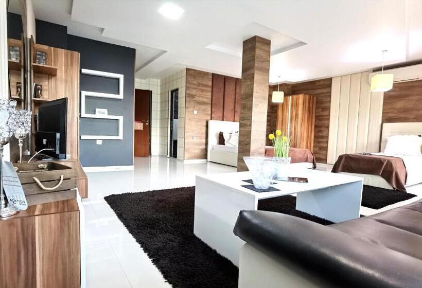 בית מלון כפרי Acktion