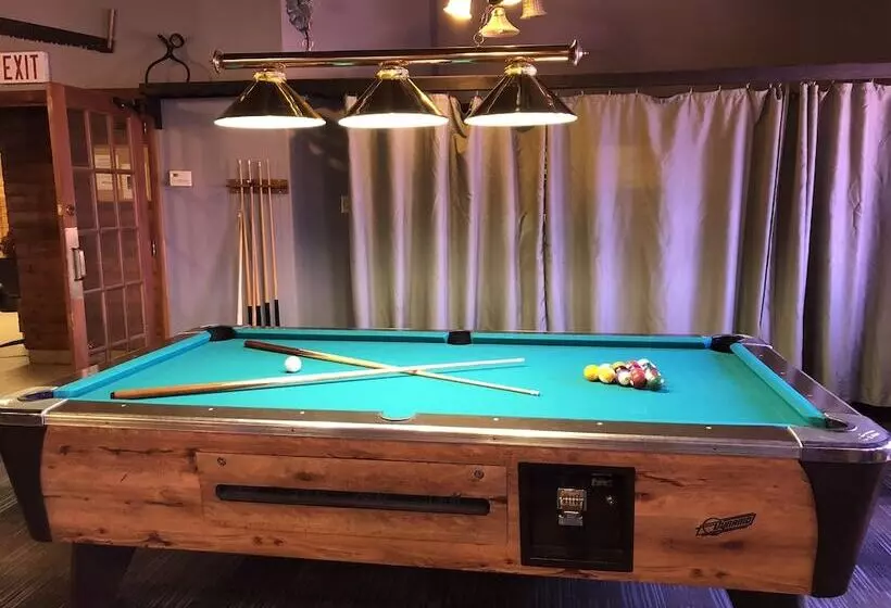ホテル Agassiz Park Lodge