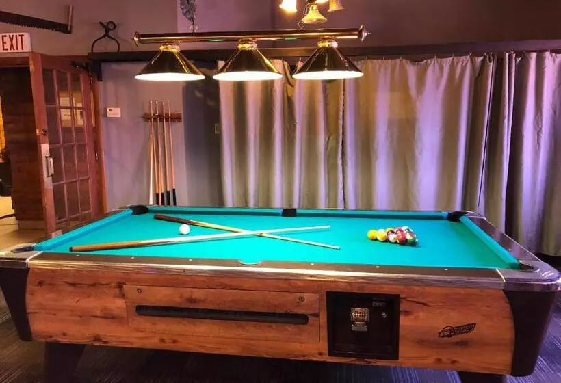 ホテル Agassiz Park Lodge