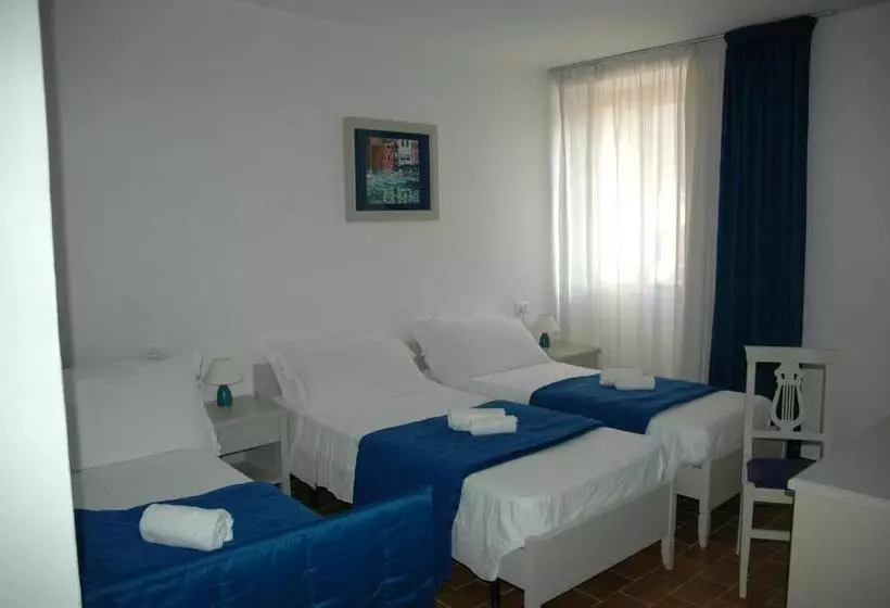 ホテル Albergo Dei 10 Colori